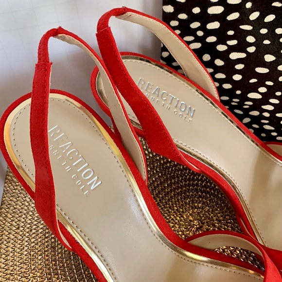 NEW Kenneth Cole Reaction Bobbi Slingback Heeled Sandals Suede Red 9M - Picture 3 of 8